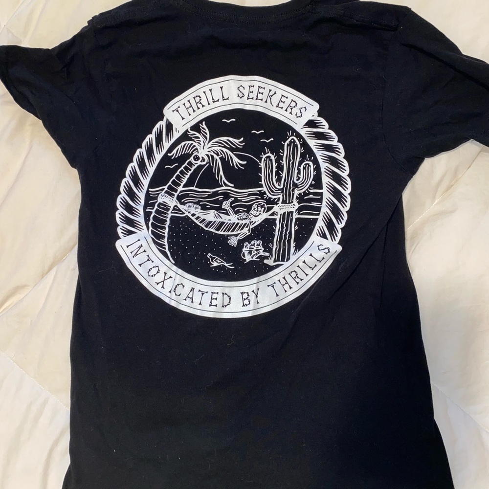 Black thrill seekers graphic tee